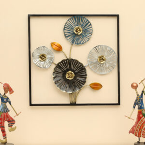 Metal Square Hoppers Flower Wall Frame