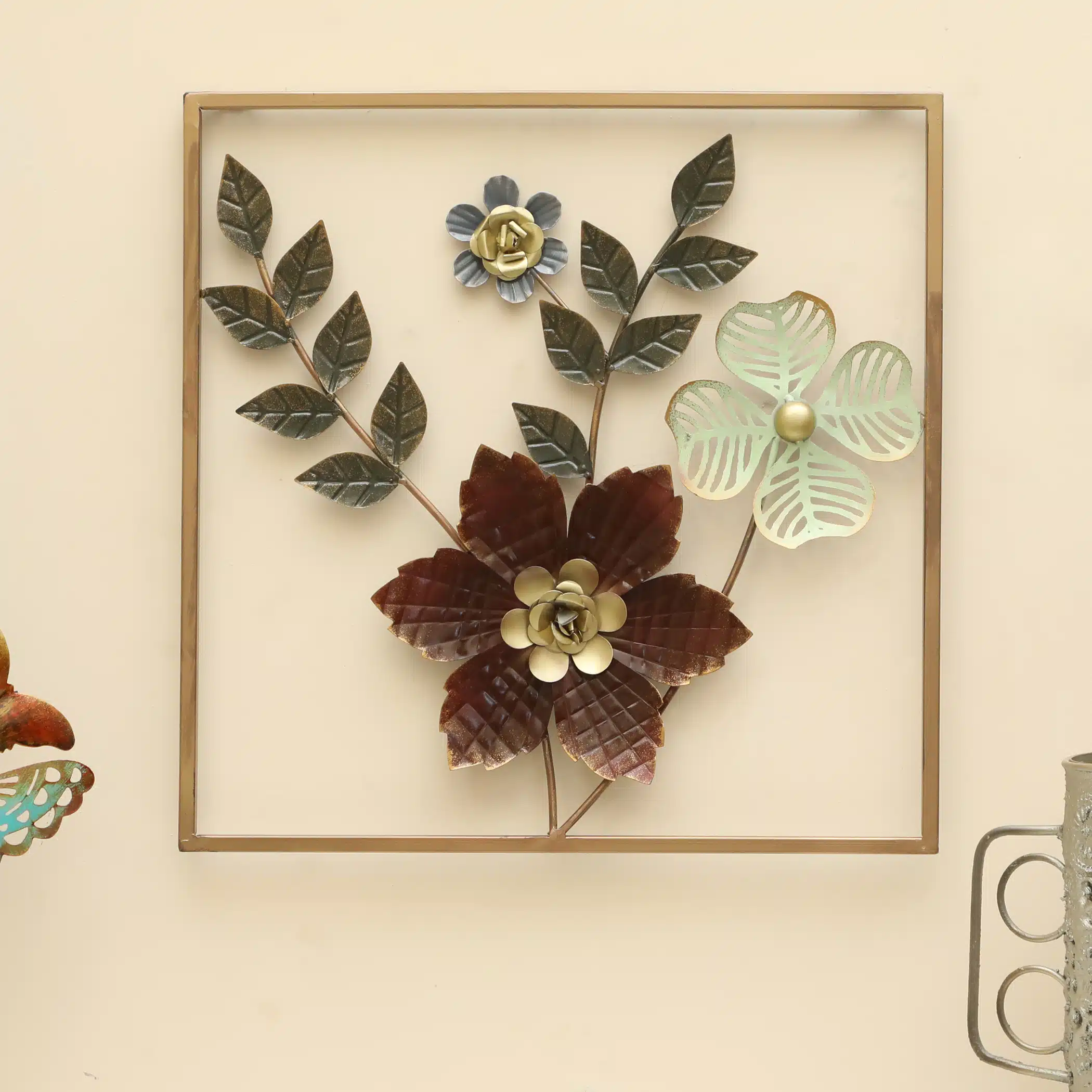 Metal Wall Art for Living Room – Square Flower Wall Decor 18x18 in