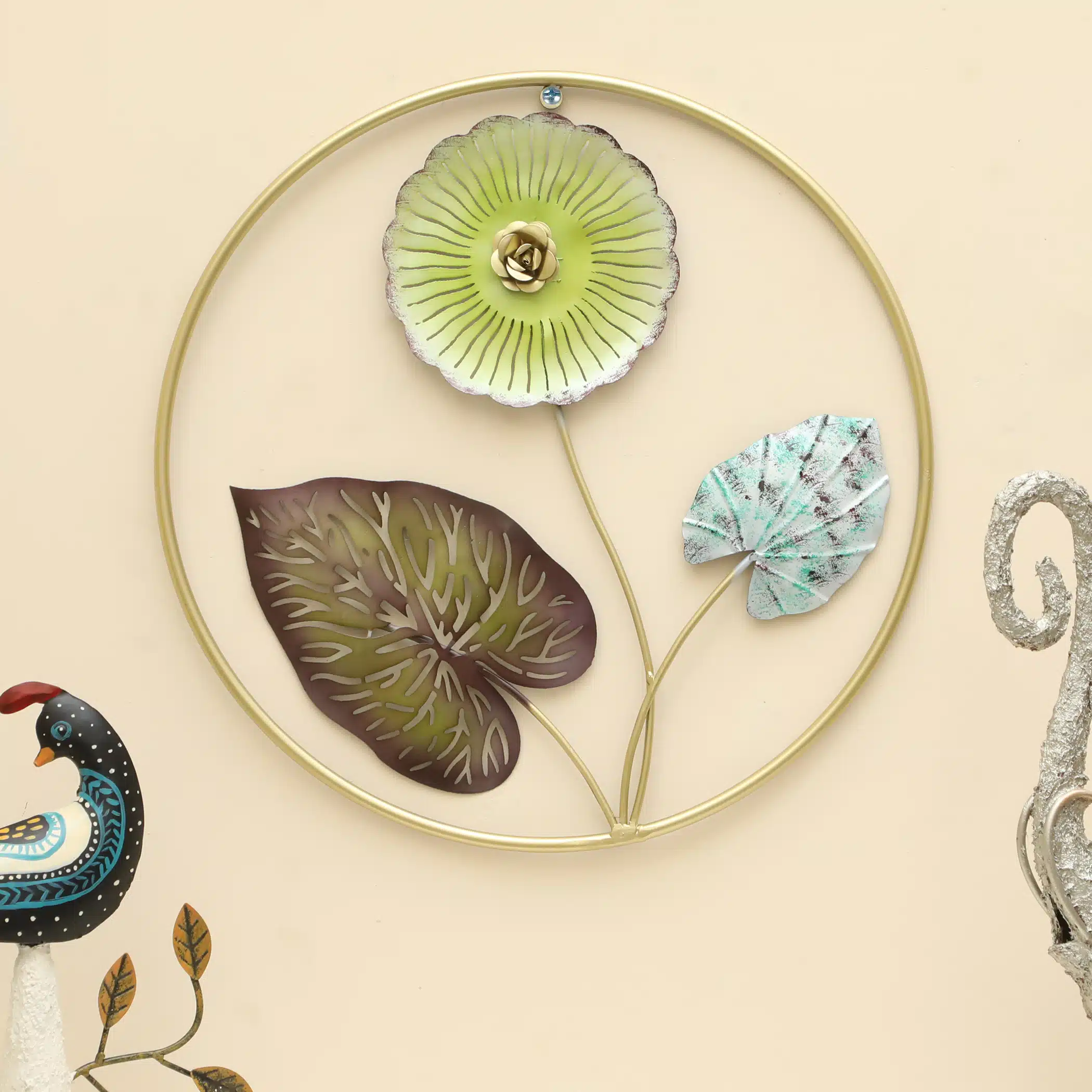 Metal Round Dalvir Leaf Wall Frame