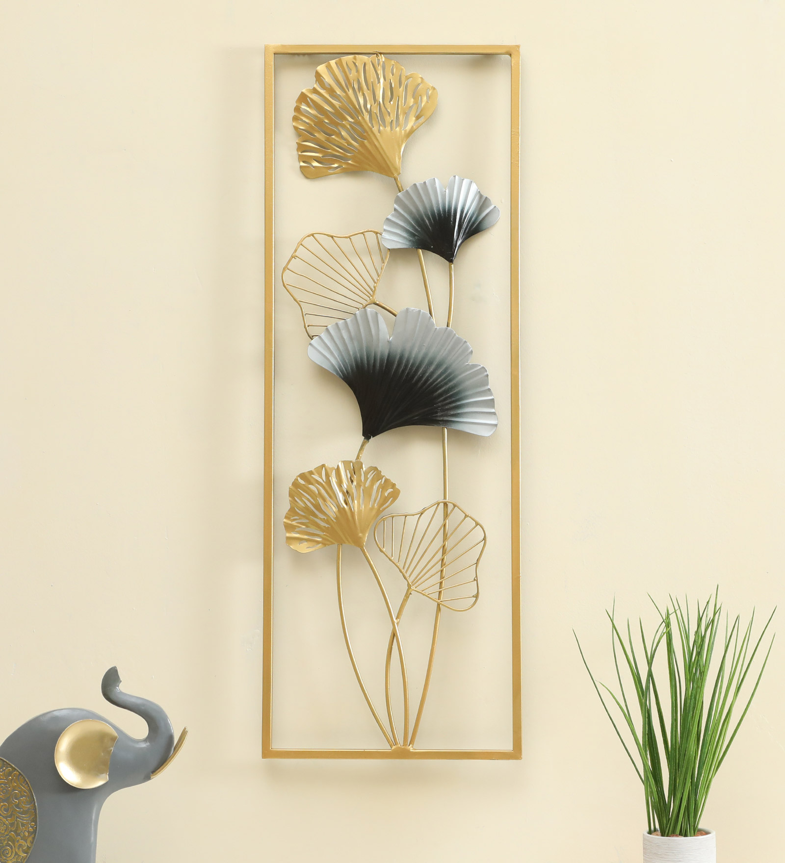 Metal Wayanad Leaf/2 Wall Frame