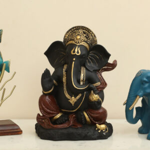 Polyresin Parv Ganesha God Idol Figurine Table Decor (Maroon)