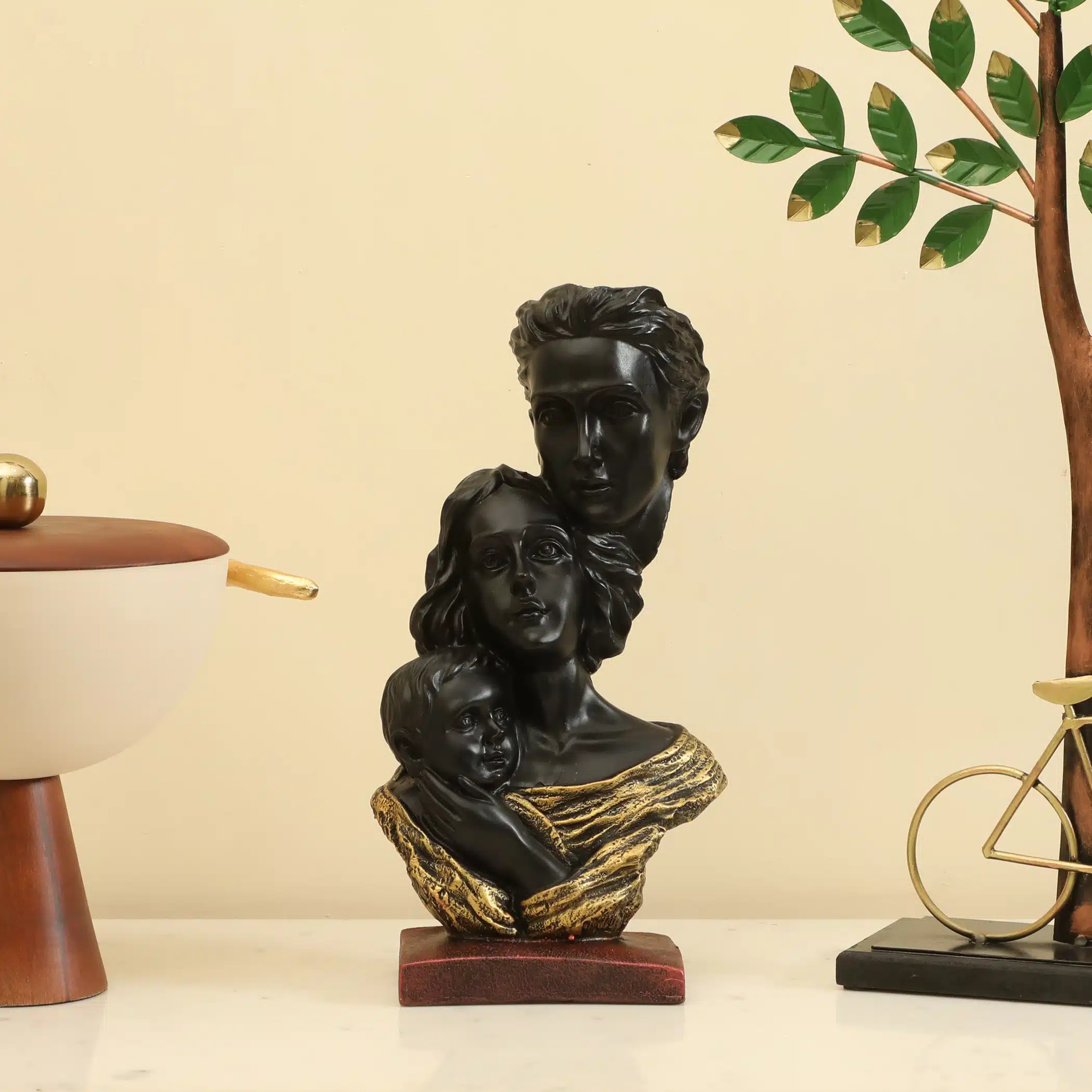Family Showpiece - Cute Family Polyresin Figurine Table Decor