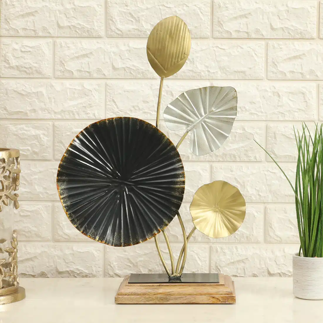 Metal & Wood Multicolor Citadel Abstract Leaf Showpiece Table Decor