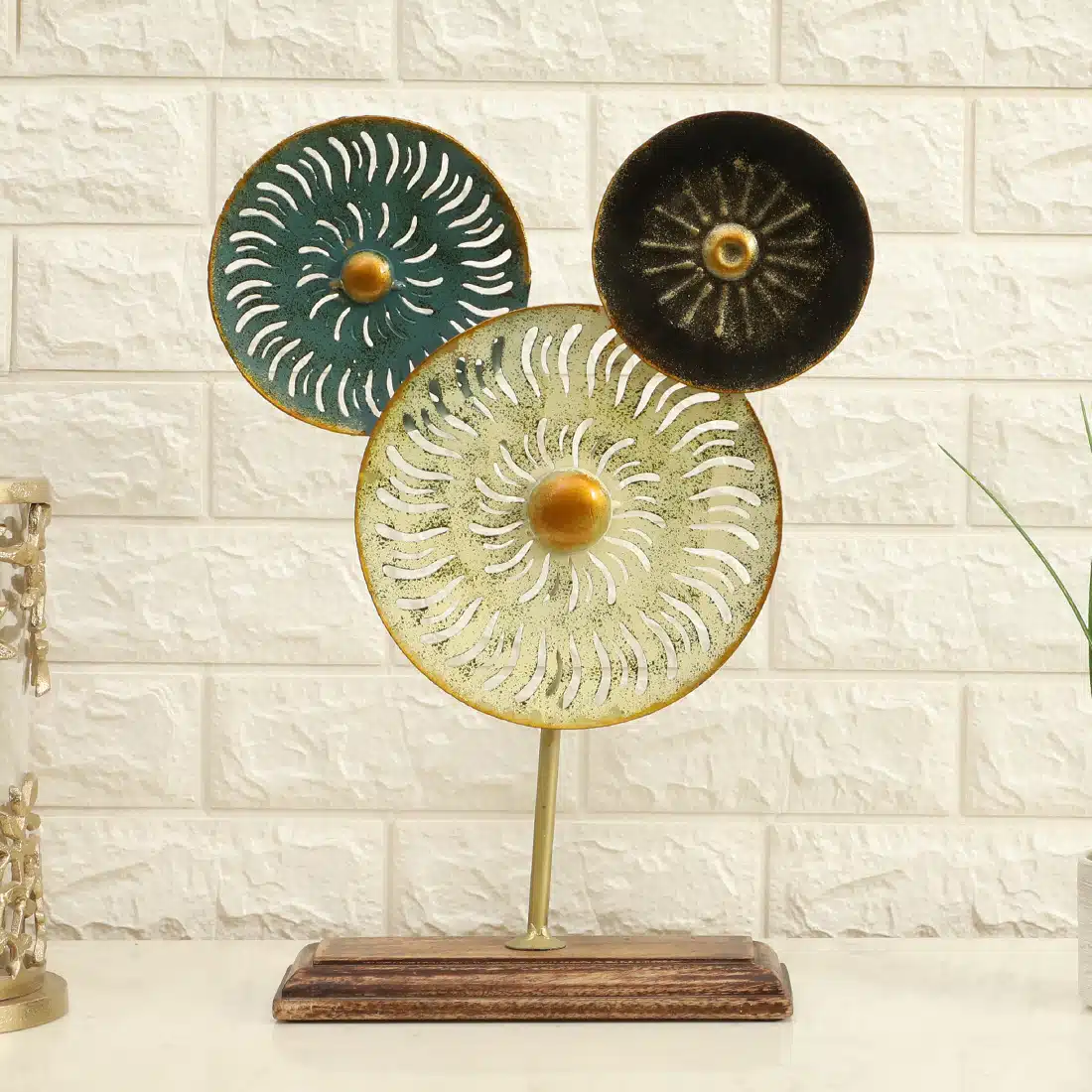 Metal & Wood Multicolor Lofty 3 Circle Showpiece Table Decor