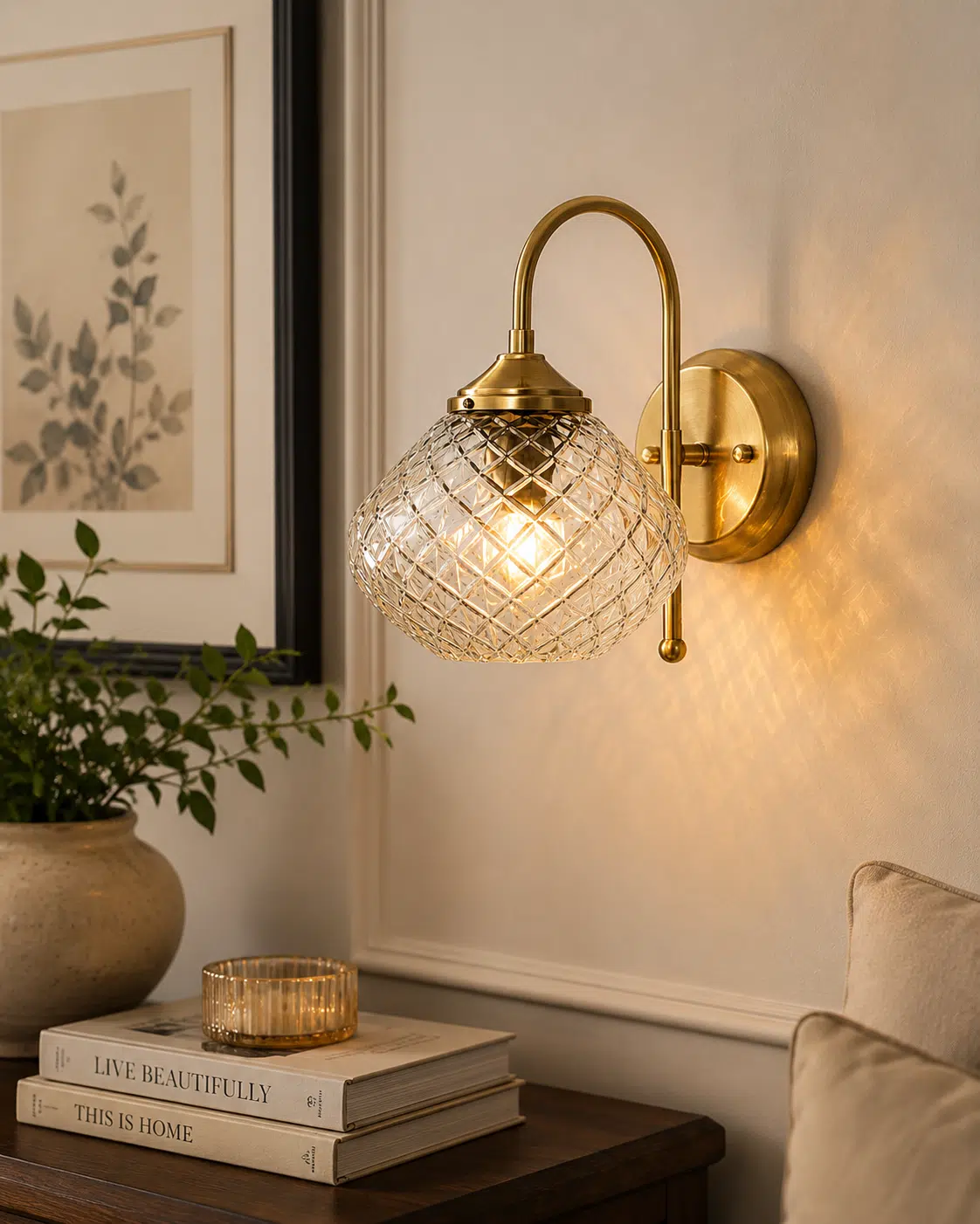 Vintage Brass Wall Light - Diamond Cut Glass E27 Wall Sconce
