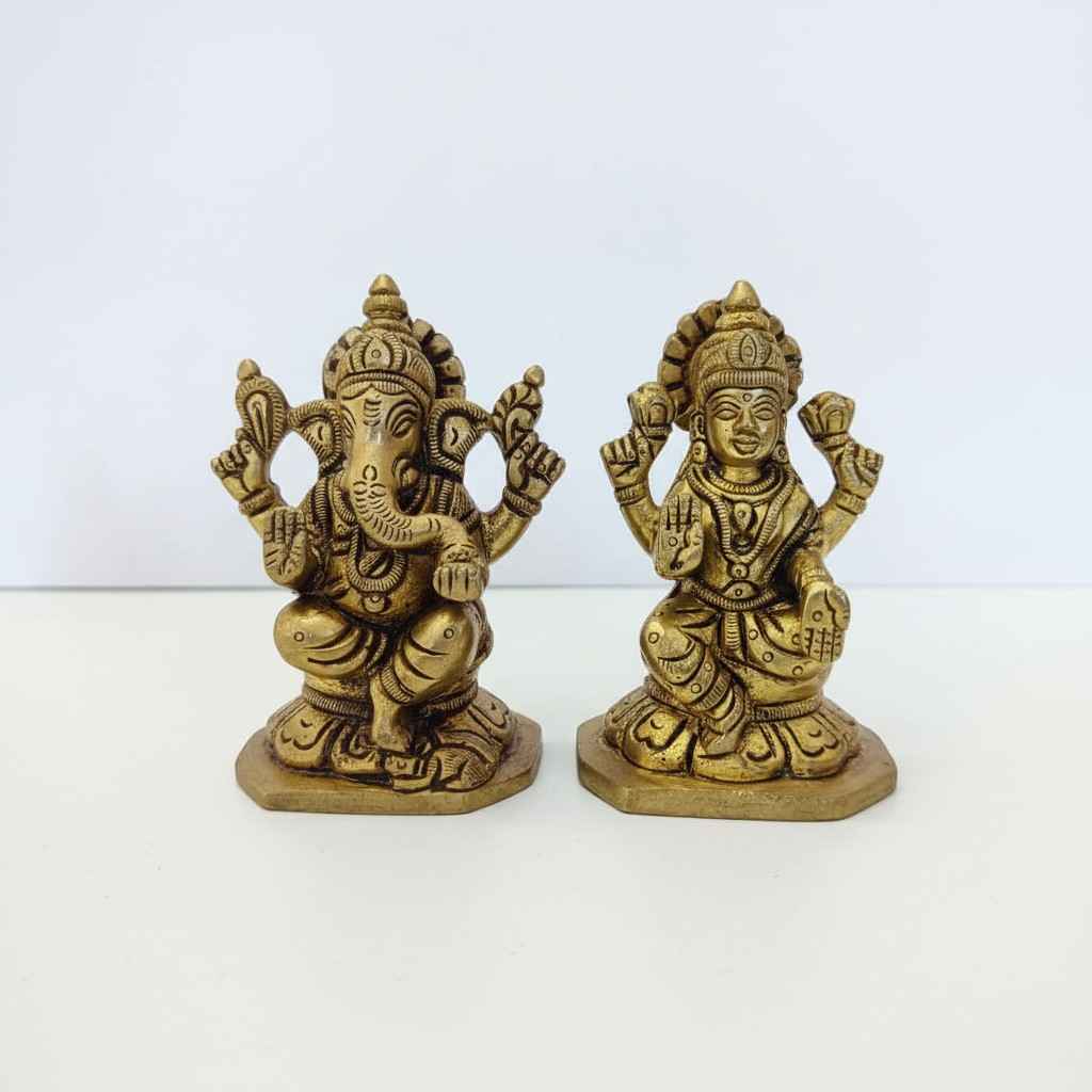 VEDAS Lakshmi Ganesha Idol & Brass Deepak Stand Premium Puja Décor Combo with 2 Tealight Holders FREE - Image 3